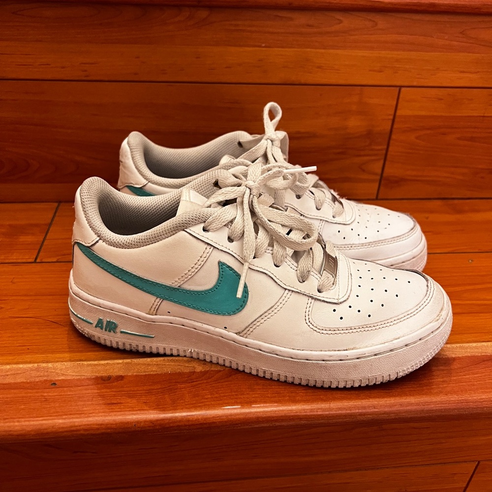 Nike Air Kids White and Green Sneakers